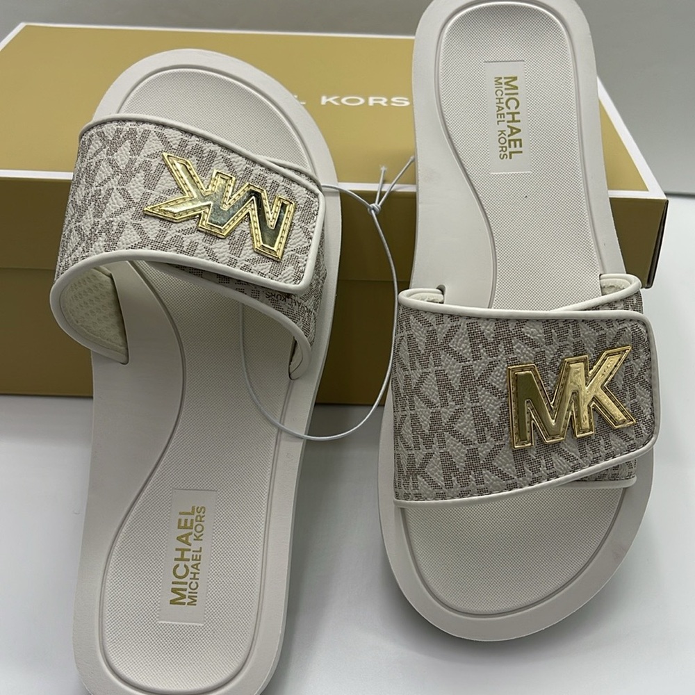 MICHAEL KORS Palmer Signature Logo Slide Sanda
Vanilla 
NWT - Picture 5 of 16